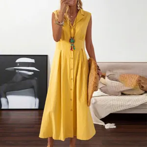 Elegantes gelbes ärmelloses Maxikleid aus Baumwollleinen mit Reverskragen und Knöpfen