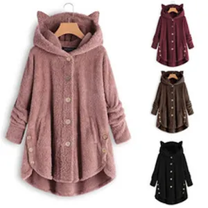 Detailansicht der Damen Fleece-Kapuzenjacke mit Katzenohren und vorderer Knopfleiste