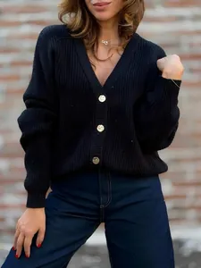 Eleganter schwarzer Strick-Cardigan mit V-Ausschnitt und Goldknöpfen für Damen Herbst