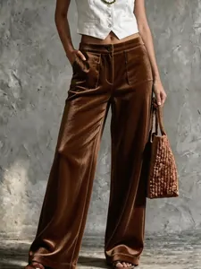 Pantalon large en velours marron pour femme, taille haute avec poches, style chic décontracté