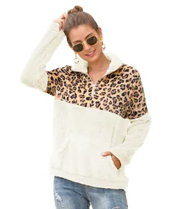 Detailansicht Damen-Sweatshirt mit Leopardenmuster, Fleece-Patchwork und Halbreißverschluss