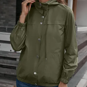 Armygrüne Kapuzen-Windjacke für Damen für Outdoor-Wandern und Regenschutz