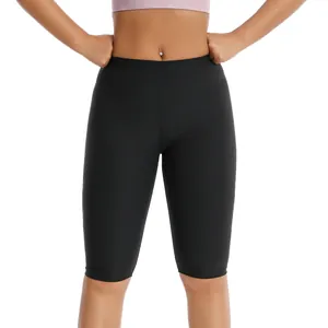 Short de cyclisme noir à taille haute pour femmes, idéal pour la course et le fitness.
