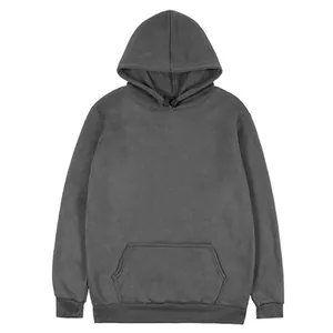 Vue de face d'un sweat à capuche oversize gris foncé uni avec poche kangourou
