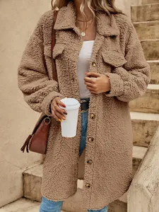 Abrigo largo de peluche marrón de gran tamaño con cuello y botones para mujer