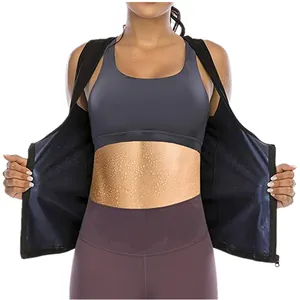Vue détaillée de l'effet de sueur sur l'abdomen d'un gilet de sauna noir.