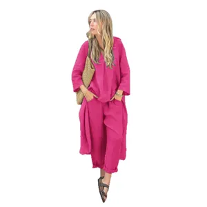Élégant ensemble 2 pièces femme en coton et lin fuchsia avec haut col V et pantalon