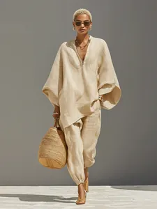Elegantes Damen-Leinen-Set in Beige mit Fledermausärmeln und V-Ausschnitt für den Sommer