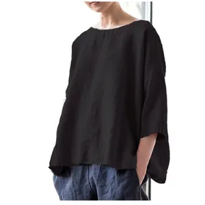 Blouse noire ample en coton et lin avec col rond et design de style rétro minimaliste