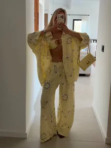 Gelbes Set aus Hemd und Hose mit floralem Bohème-Druck für Damen im Freizeitlook