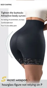 Vista dettagliata dell'intimo modellante nero a vita alta con pizzo per sollevamento glutei.