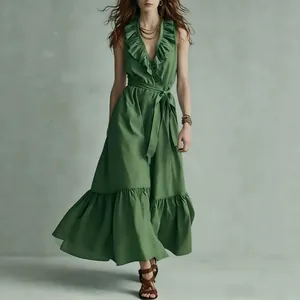 Elegante vestido maxi verde sin mangas con cuello en V, volantes y cinturón de lazo