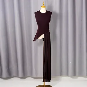Haut sans manches violet élégant avec ourlet irrégulier et long ruban fluide décoratif