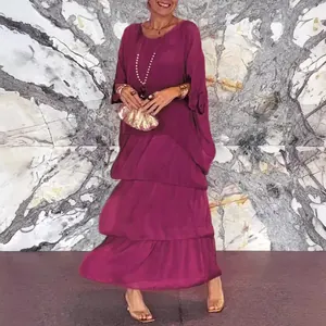 Elegante magenta chiffon maxi-jurk met ruches, vleermuismouwen en een ronde hals