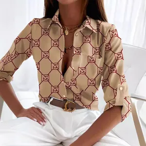 Elegante camicetta beige da donna a maniche lunghe con stampa monogramma
