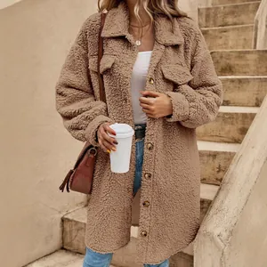 Elegante abrigo largo de peluche para mujer con cuello de solapa y botones marrones