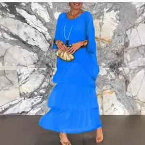 Elegante koningsblauwe chiffon maxi-jurk met vleermuismouwen en gelaagde rok ontwerp