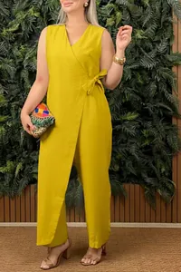 Combinaison jaune moutarde élégante pour femme avec col en V et ceinture à nouer