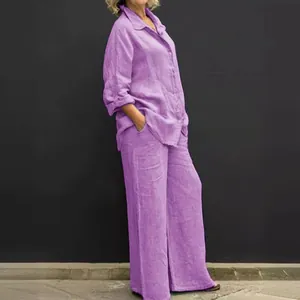 Conjunto casual de dos piezas para mujer en color violeta claro con camisa y pantalón ancho