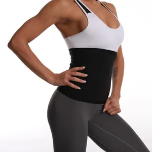 Vista dettagliata di una fascia addominale nera ad alta elasticità per il fitness