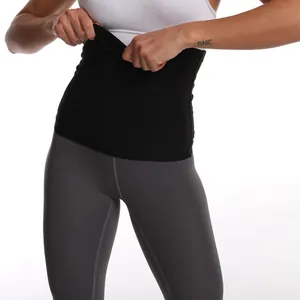 Fascia addominale elastica da donna che mostra compressione e vestibilità snellente