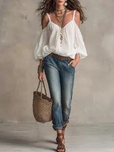 Elegante böhmische schulterfreie weiße Bluse mit Puffärmeln und dünnen Spaghettiträgern