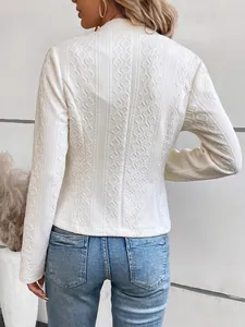Elegante weiße strukturierte Langarm-Blazerjacke für Damen mit minimalistischer Rückansicht