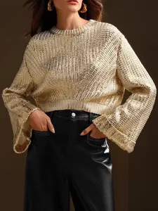 Eleganter goldener Strickpullover mit Rundhalsausschnitt und weiten Ärmeln für den Herbst