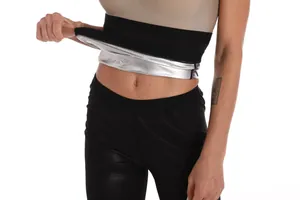 Gros plan d'une ceinture de sudation avec doublure en ions d'argent et effet de sueur