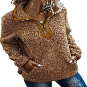 Sweat-shirt en polaire sherpa marron pour femme avec demi-fermeture éclair et poches