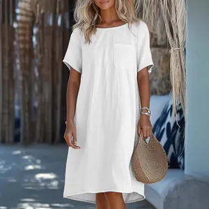 Casual witte linnen zomerjurk met korte mouwen, ronde hals en zak voor moderne dames