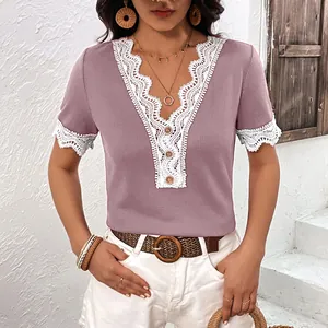 Elegante top color malva a nido d'ape con scollo a V e delicate finiture in pizzo