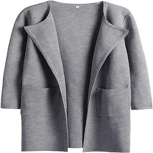 Elegante cappotto cardigan in lana grigia con revers per donna e tasche funzionali