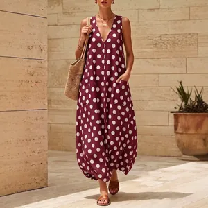 Sommerliches retro gepunktetes ärmelloses Maxi-Kleid mit V-Ausschnitt und zwei Taschen