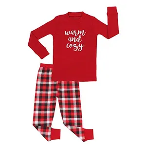 Set pigiama natalizio per bambini in due pezzi con top rosso e pantaloni scozzesi rossi
