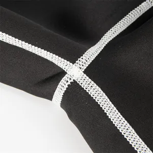 Leggings da yoga neri a vita alta con cuciture piatte bianche molto resistenti