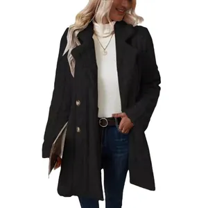 Manteau en peluche noir élégant pour femme avec double boutonnage et col à revers