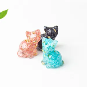 Graziose figurine di gatto in resina con ghiaia di cristallo e foglia d'oro arredamento
