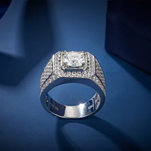 Luxuriöser S925 Sterling Silber Herrenring mit Moissanit und Halo-Fassung