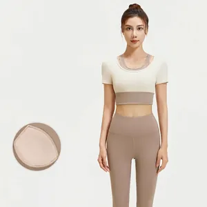 Dames Slim Fit Yoga Top En Broek Contrastkleur Fake Tweedelig Sport Korte Mouw Crop Top En Hoge Taille Strakke Gym Leggings