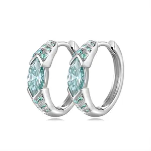 Elegantes pendientes de aro de plata S925 con moissanita de corte marquesa azul-verde