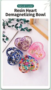Set de cuatro cuencos de resina de cristal con forma de corazón para decorar casas