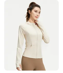 Slim fit hooded sports jacket for yoga featuring front zipper and thumbhole cuffs detail