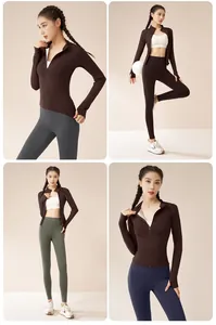 Collage d'ensembles de yoga de différentes couleurs avec vestes zippées et leggings