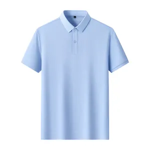 Minimalistisches hellblaues Kurzarm-Poloshirt für Herren aus atmungsaktivem Stoff