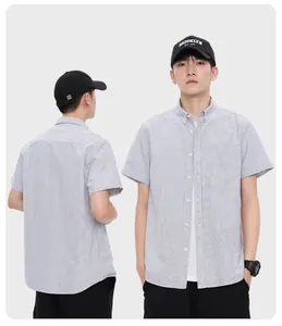 Chemise Oxford à manches courtes pour hommes à rayures bleues, vues de face et de dos.