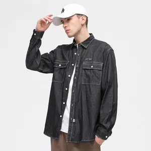 Camicia di jeans slim fit da uomo a maniche lunghe in grigio antracite con doppie tasche sul petto
