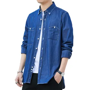 Hochwertiges blaues Vintage-Denim-Langarmhemd für Herren mit doppelten Brusttaschen.