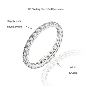 Detailansicht eines 2,0 mm runden Moissanit-Eternity-Rings aus 925er Sterlingsilber