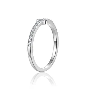 Elegant S925 sterling silver cross eternity ring with sparkling moissanite stones